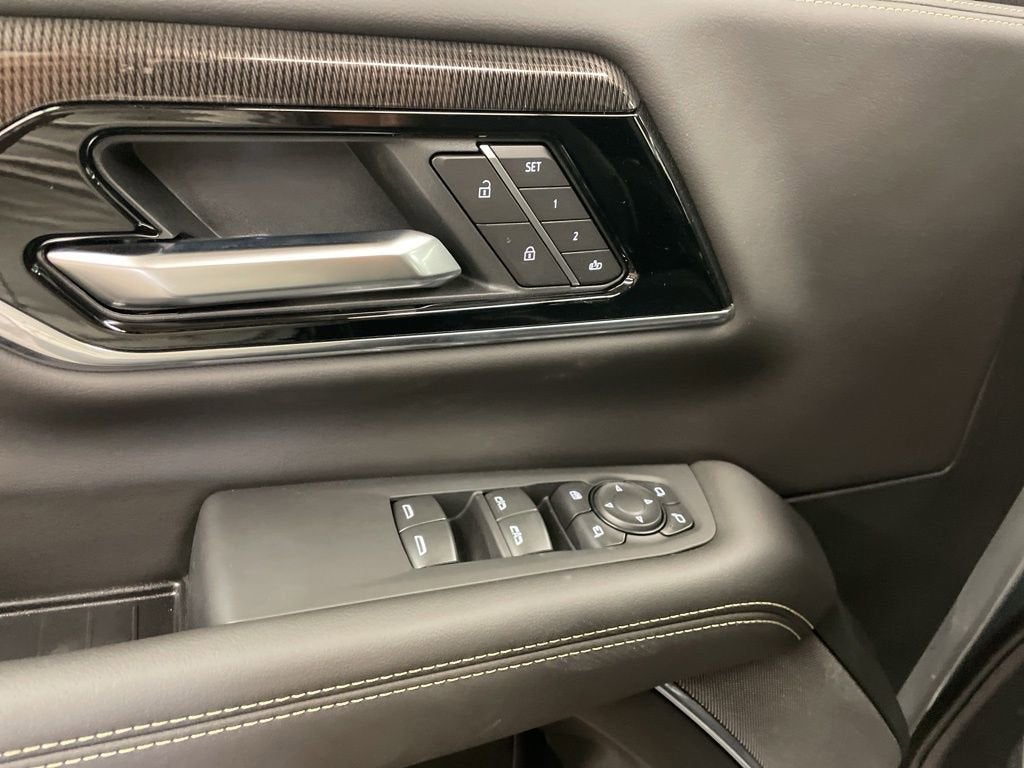 2025 GMC Yukon Elevation