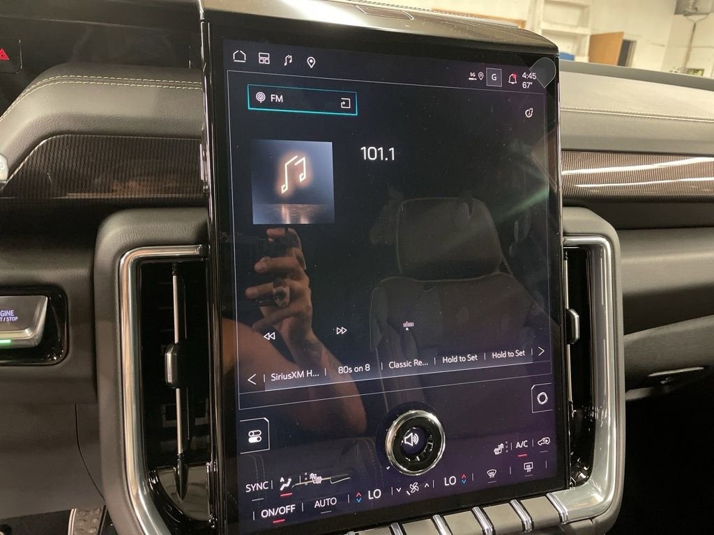 2025 GMC Yukon Elevation