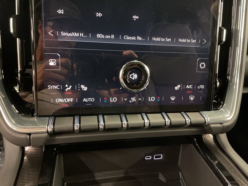 2025 GMC Yukon Elevation