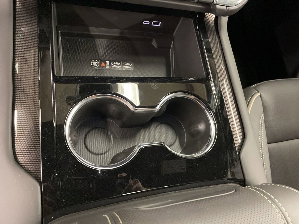 2025 GMC Yukon Elevation