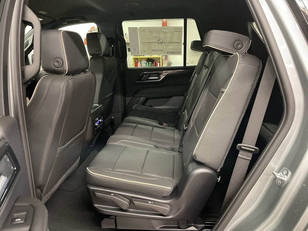 2025 GMC Yukon Elevation