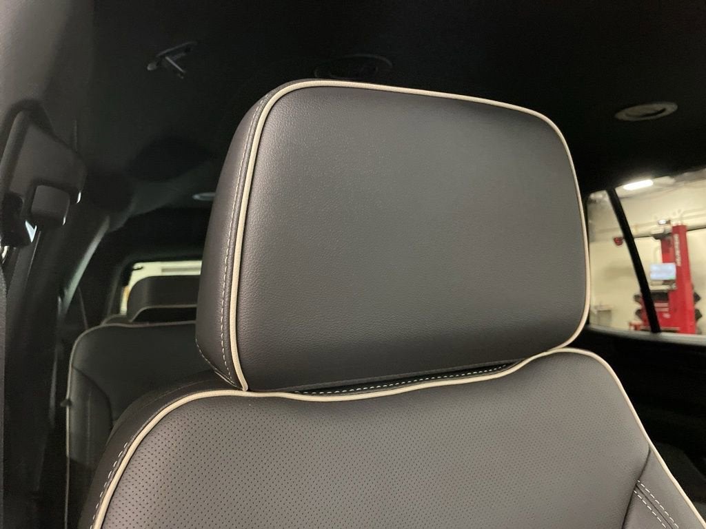 2025 GMC Yukon Elevation