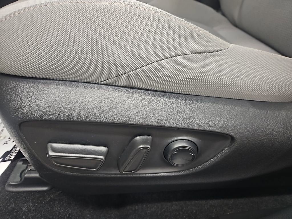 2023 Toyota Venza LE