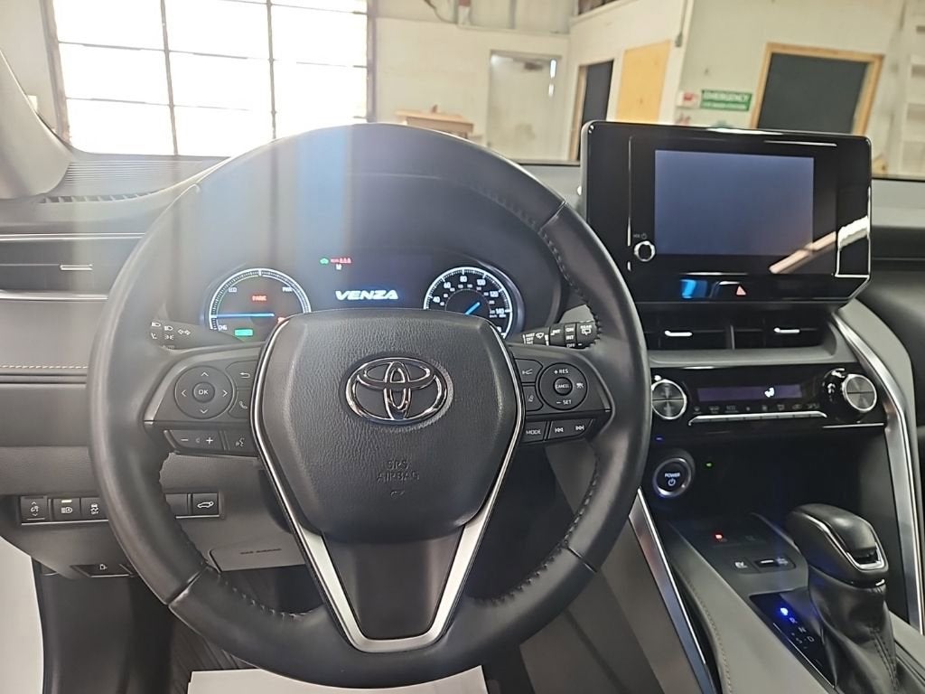2023 Toyota Venza LE