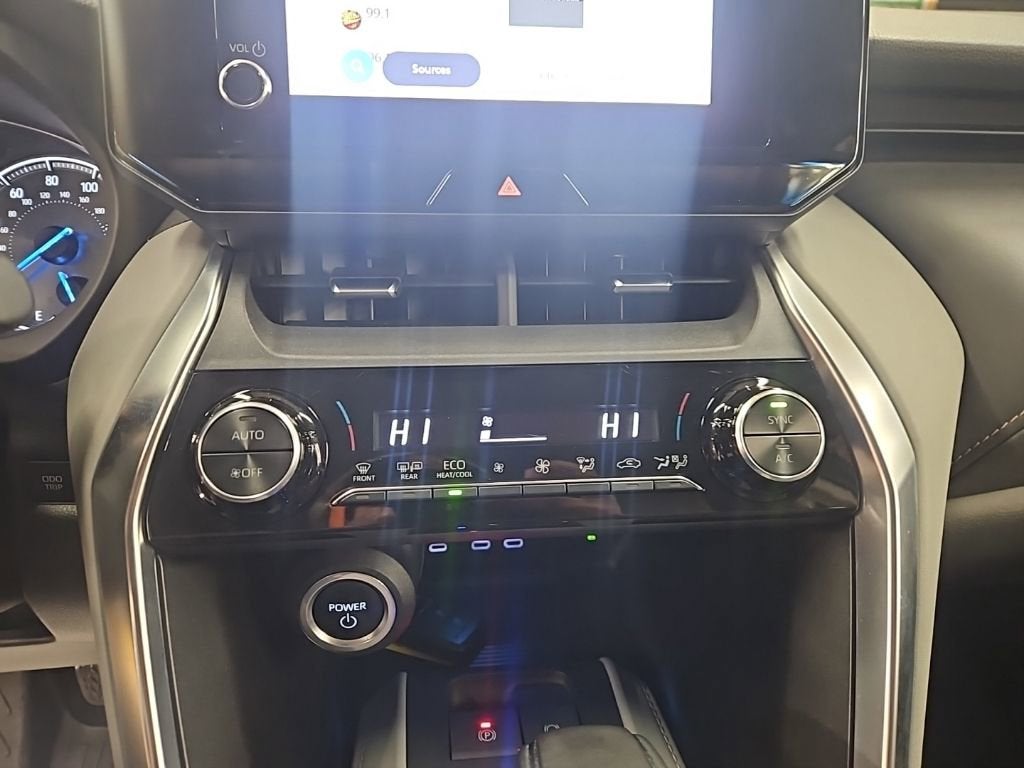 2023 Toyota Venza LE