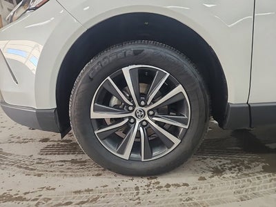 2023 Toyota Venza LE