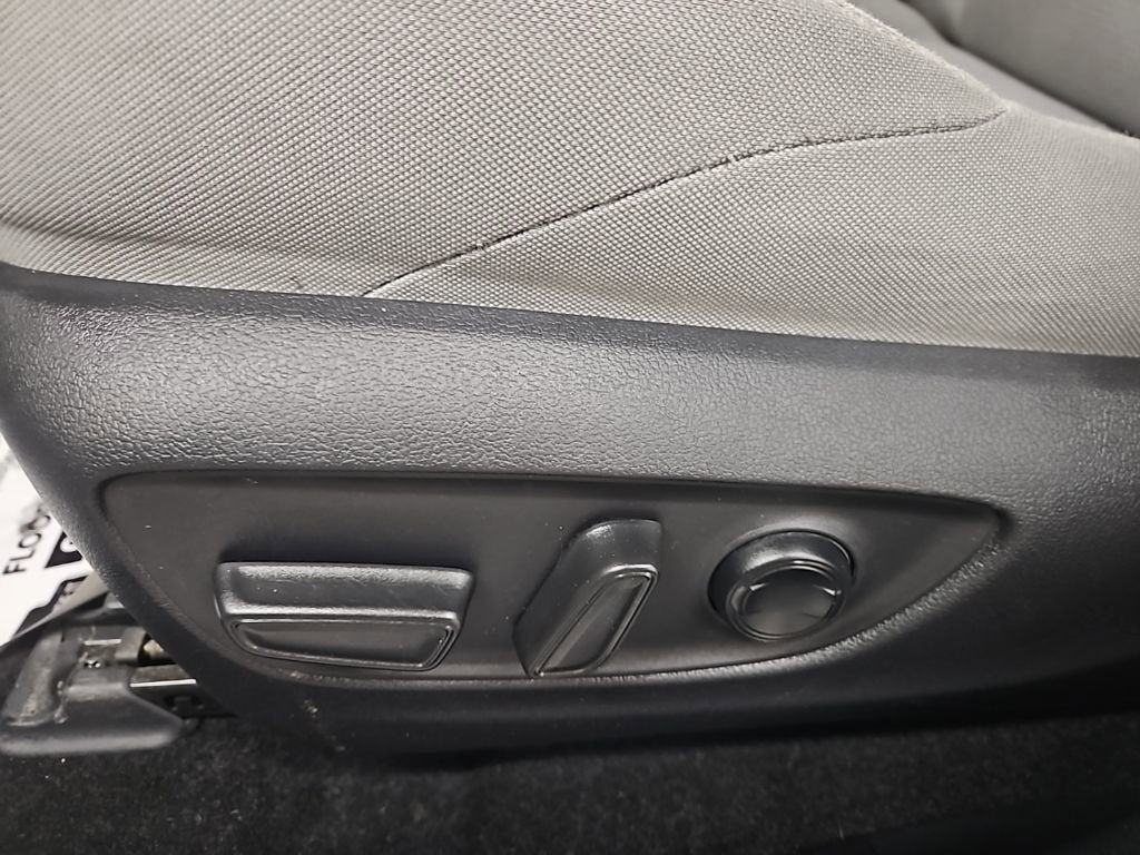 2023 Toyota Venza LE