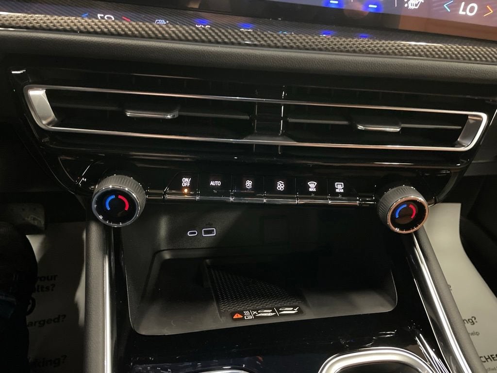 2027 Chevrolet Traverse Z71 - Photo 26