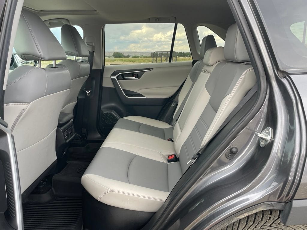 2021 Toyota RAV4 Hybrid LE