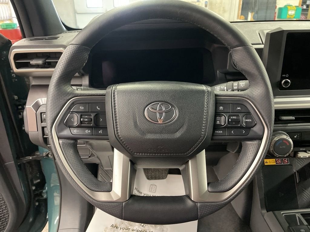 2025 Toyota 4Runner Hybrid TRD Off Road