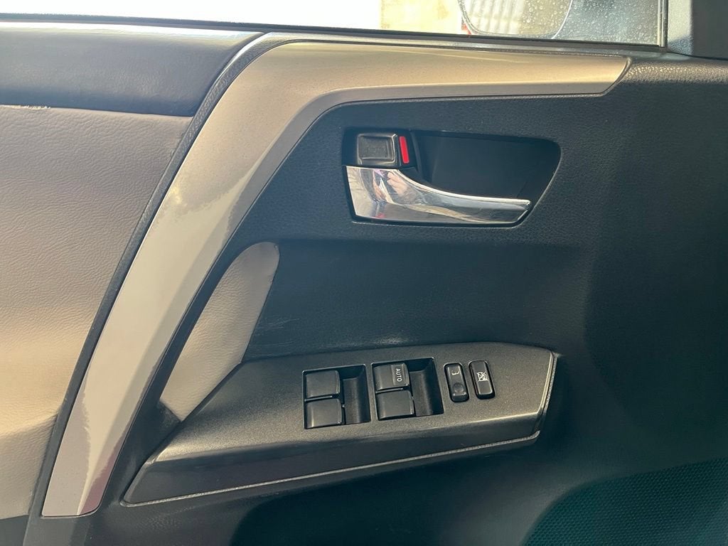 2017 Toyota RAV4 Hybrid XLE