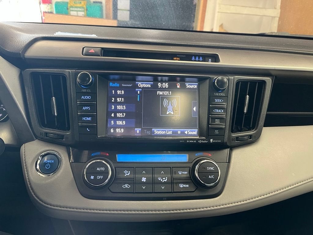 2017 Toyota RAV4 Hybrid XLE